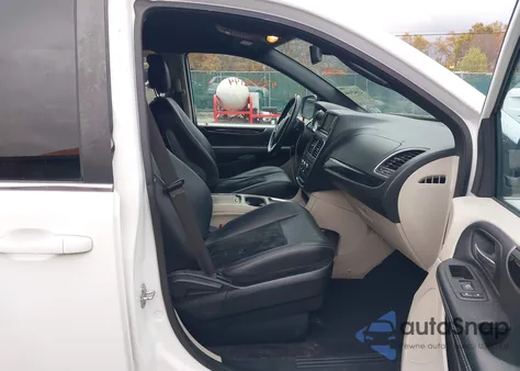 2018 Dodge Grand Caravan Sxt z USA, uszkodzony, nr VIN 2C4RDGCG6JR299482